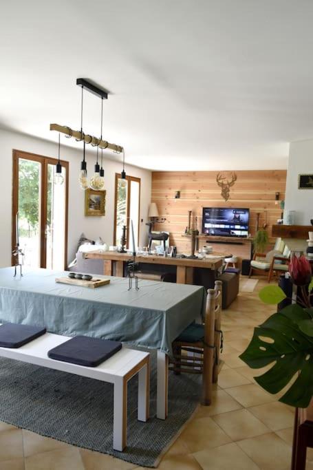 O Bord Du - Canoe, Barbecue Villa Chaumard